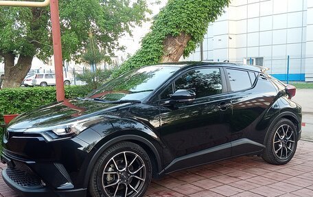 Toyota C-HR I рестайлинг, 2019 год, 2 500 000 рублей, 15 фотография