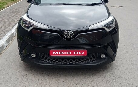Toyota C-HR I рестайлинг, 2019 год, 2 500 000 рублей, 11 фотография