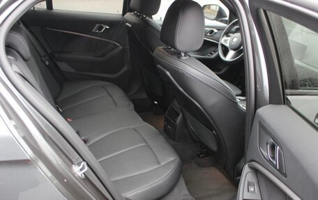 BMW 1 серия, 2021 год, 3 130 000 рублей, 9 фотография