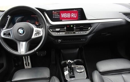 BMW 1 серия, 2021 год, 3 130 000 рублей, 8 фотография