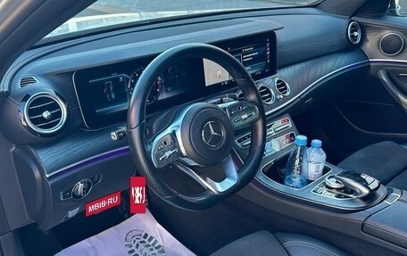 Mercedes-Benz E-Класс, 2019 год, 3 300 000 рублей, 6 фотография