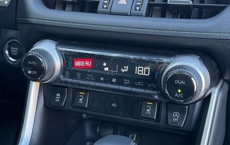 Toyota RAV4, 2024 год, 3 700 000 рублей, 21 фотография