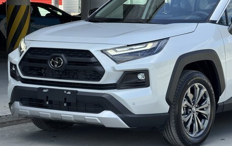 Toyota RAV4, 2024 год, 3 700 000 рублей, 33 фотография