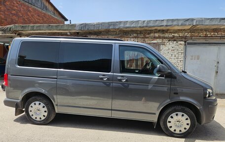 Volkswagen Caravelle T5, 2010 год, 2 300 000 рублей, 3 фотография