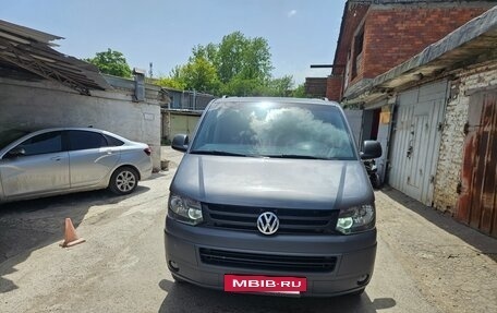 Volkswagen Caravelle T5, 2010 год, 2 300 000 рублей, 2 фотография