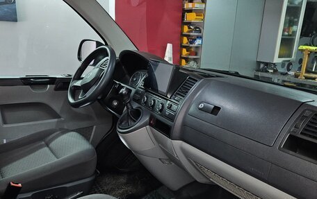 Volkswagen Caravelle T5, 2010 год, 2 300 000 рублей, 14 фотография