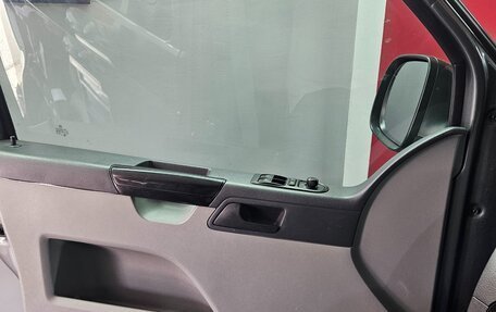 Volkswagen Caravelle T5, 2010 год, 2 300 000 рублей, 11 фотография