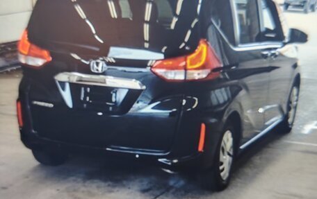 Honda Freed II, 2021 год, 1 700 000 рублей, 5 фотография