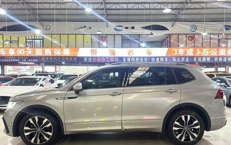Volkswagen Tiguan II, 2021 год, 3 440 000 рублей, 2 фотография
