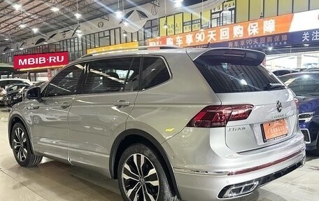 Volkswagen Tiguan II, 2021 год, 3 440 000 рублей, 5 фотография