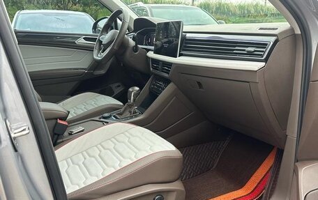 Volkswagen Tiguan II, 2021 год, 3 440 000 рублей, 11 фотография