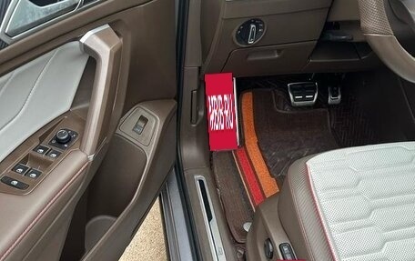 Volkswagen Tiguan II, 2021 год, 3 440 000 рублей, 10 фотография