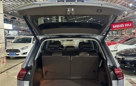Volkswagen Tiguan II, 2021 год, 3 440 000 рублей, 14 фотография