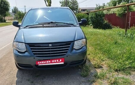 Chrysler Town & Country IV, 2004 год, 700 000 рублей, 3 фотография