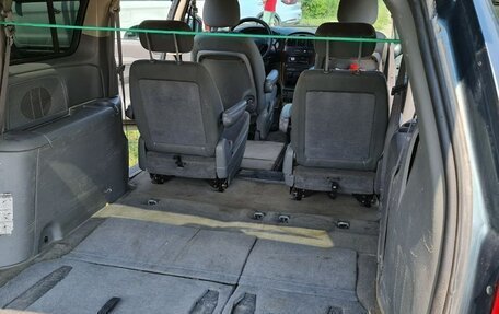 Chrysler Town & Country IV, 2004 год, 700 000 рублей, 13 фотография