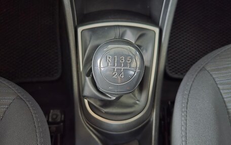Hyundai Solaris II рестайлинг, 2015 год, 800 000 рублей, 15 фотография