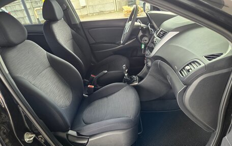 Hyundai Solaris II рестайлинг, 2015 год, 800 000 рублей, 19 фотография