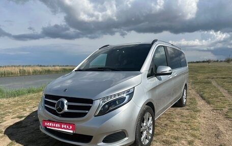 Mercedes-Benz V-Класс, 2018 год, 4 000 000 рублей, 3 фотография