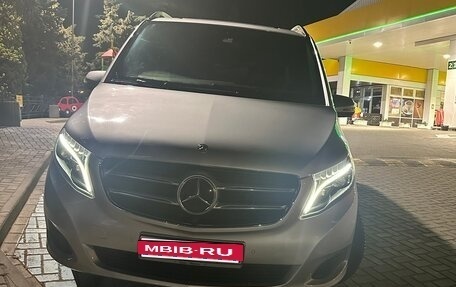 Mercedes-Benz V-Класс, 2018 год, 4 000 000 рублей, 40 фотография