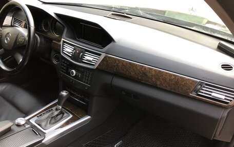 Mercedes-Benz E-Класс, 2010 год, 1 320 000 рублей, 10 фотография