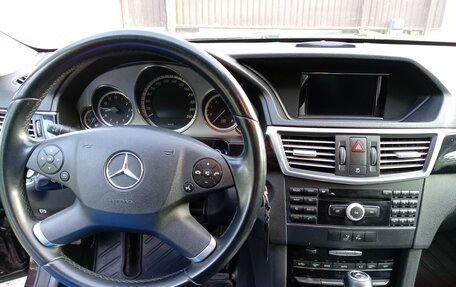 Mercedes-Benz E-Класс, 2010 год, 1 300 000 рублей, 6 фотография