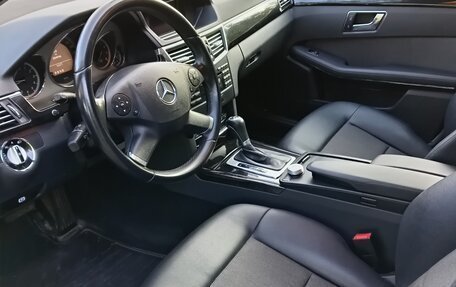 Mercedes-Benz E-Класс, 2010 год, 1 300 000 рублей, 11 фотография