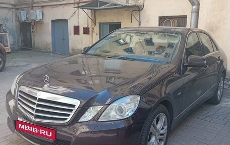 Mercedes-Benz E-Класс, 2010 год, 1 300 000 рублей, 14 фотография