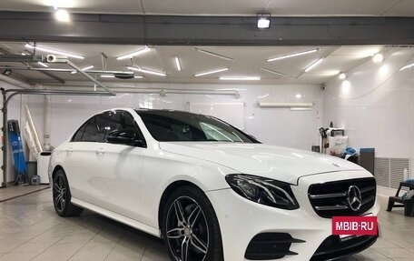 Mercedes-Benz E-Класс, 2016 год, 3 000 000 рублей, 3 фотография