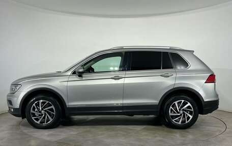 Volkswagen Tiguan II, 2018 год, 2 420 000 рублей, 2 фотография