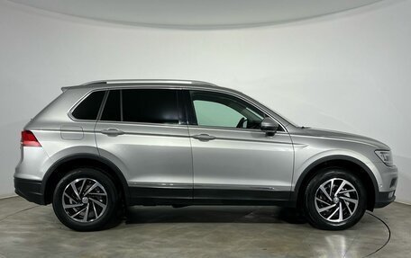 Volkswagen Tiguan II, 2018 год, 2 420 000 рублей, 5 фотография