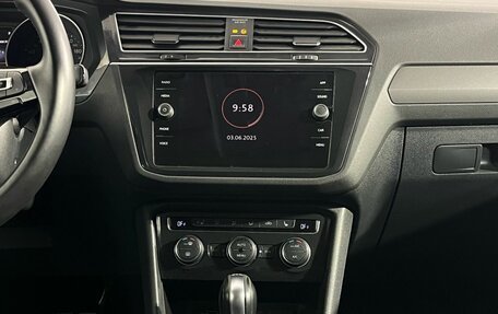 Volkswagen Tiguan II, 2018 год, 2 420 000 рублей, 11 фотография