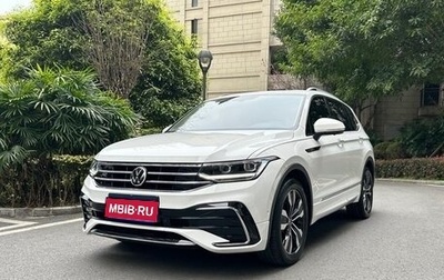 Volkswagen Tiguan II, 2022 год, 2 450 000 рублей, 1 фотография