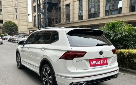 Volkswagen Tiguan II, 2022 год, 2 450 000 рублей, 5 фотография