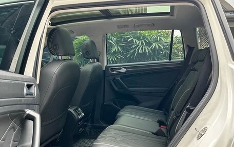 Volkswagen Tiguan II, 2022 год, 2 450 000 рублей, 14 фотография