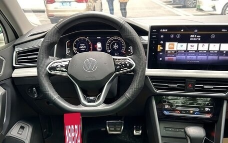 Volkswagen Tiguan II, 2022 год, 2 450 000 рублей, 11 фотография
