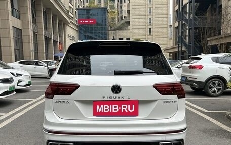 Volkswagen Tiguan II, 2022 год, 2 450 000 рублей, 6 фотография