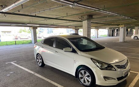 Hyundai Solaris II рестайлинг, 2015 год, 700 000 рублей, 5 фотография