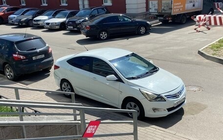 Hyundai Solaris II рестайлинг, 2015 год, 700 000 рублей, 2 фотография