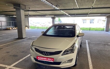Hyundai Solaris II рестайлинг, 2015 год, 700 000 рублей, 4 фотография