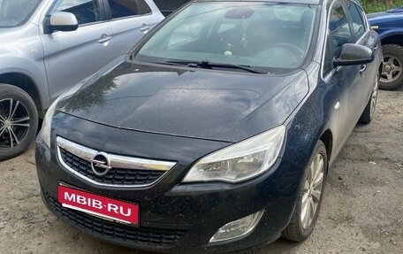 Opel Astra J, 2011 год, 730 000 рублей, 1 фотография