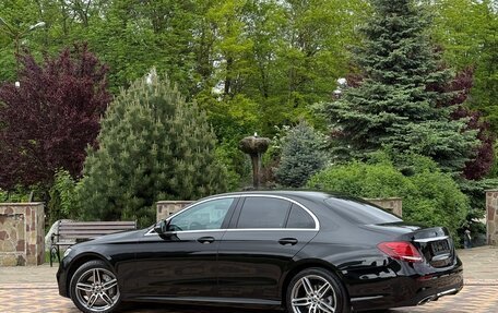 Mercedes-Benz E-Класс, 2019 год, 2 800 000 рублей, 1 фотография