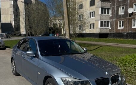 BMW 3 серия, 2010 год, 950 000 рублей, 16 фотография