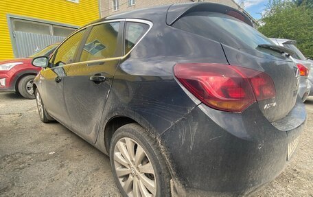 Opel Astra J, 2011 год, 730 000 рублей, 6 фотография