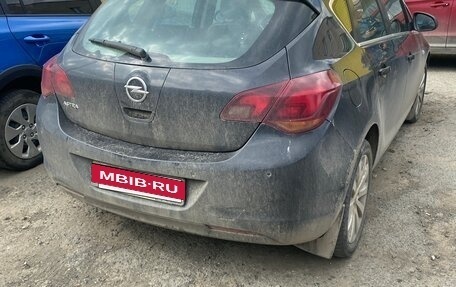 Opel Astra J, 2011 год, 730 000 рублей, 4 фотография