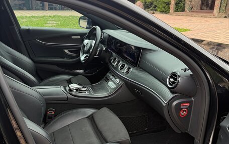 Mercedes-Benz E-Класс, 2019 год, 2 800 000 рублей, 7 фотография