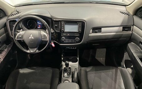 Mitsubishi Outlander III рестайлинг 3, 2014 год, 1 279 000 рублей, 10 фотография