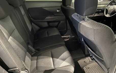 Mitsubishi Outlander III рестайлинг 3, 2014 год, 1 279 000 рублей, 11 фотография