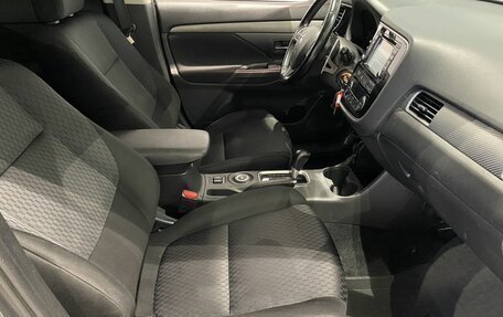 Mitsubishi Outlander III рестайлинг 3, 2014 год, 1 279 000 рублей, 9 фотография