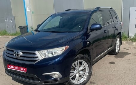 Toyota Highlander III, 2013 год, 2 450 000 рублей, 1 фотография