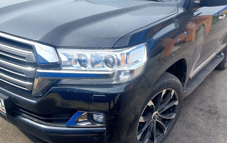 Toyota Land Cruiser 200, 2016 год, 6 750 000 рублей, 2 фотография